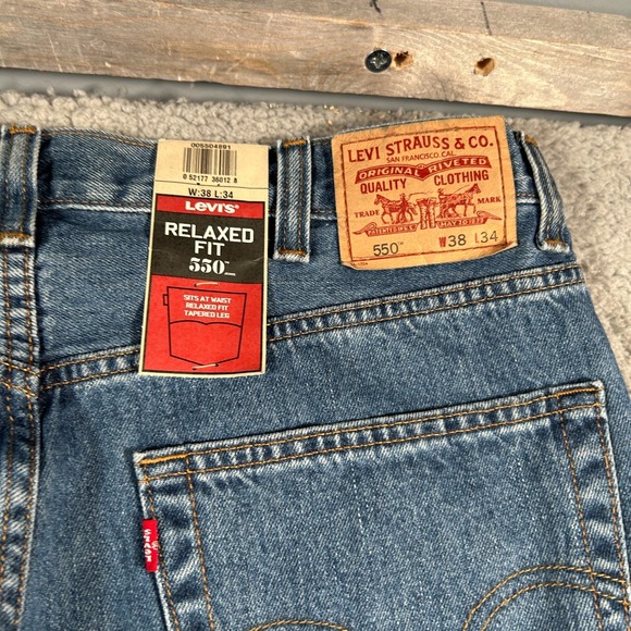 Levi's 550 Jeans Mens 38x34 Blue Medium Wash Denim Baggy Relaxed Fit Tapered Leg - Picture 5 of 7